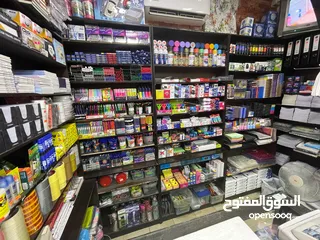  5 مكتبة وألعاب للبيع