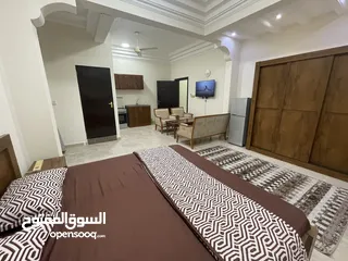  2 فرصة ‎ذهبية للإيجار الخوير 33 استوديو أثاث للإيجار 235 ريال عمّاني شامل الماء والكهرباء أنترنت