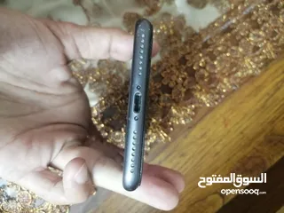  8 ايفون 8 بلس غير مفتوح فحص كامل 80دينار الزرقا حي معصوم 64جيجا