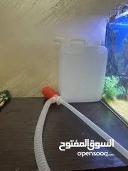  11 حوض سمك  شبه جديد يحتوي على:  8 اسماك  معقمات ماء  اكل سمك  الزينة كاملة  مضخة اوكسجين  فلتر 6 واط