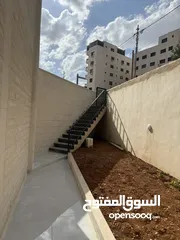  6 شقه طابق تسويه للبيع مساحه 145 داخلي وخارجي 100متر بموقع مميز في جبيهه حي المنصور