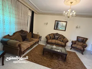  1 كنب للبيع بحاله جيده للبيع