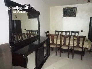  2 طاولة سفرة مع كراسي منجدة عدد 8 بحالة ممتازة  ديلسوار مراه شبه جديد  للاستفسار الاسعار الاتصال