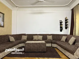  1 مجلس حرف U 12 مقعد