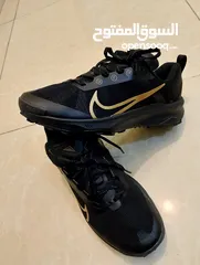  9 حذائين   NIKE  اصليات وارد امريكي جديد غير مستخدم