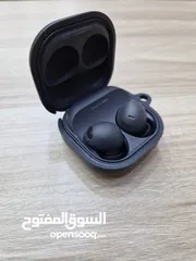  1 سماعة بلوتوث  مستعملة Galaxy Buds 2 pro.  اسود لون