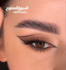  1 Glow Eyes يعكس الإشراق والجمال والتركيز على جمال العيون)