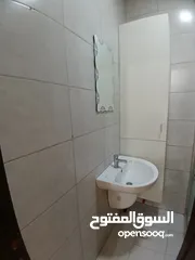 7 شقه فارغه للايجار في الجبيهه حي ام زويتينه