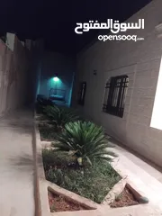  5 منزل في إسكان الكهرباء قرب مسجد عثمان بن مضعون