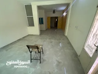  5 شقة ارضي للإيجار منطقة هادئة