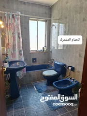  13 من المالك شقة شرحة 183متر في شارع عبدالله غوشة