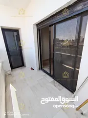  5 شقة ثالث مع روف منفصل في منطقة خلدا