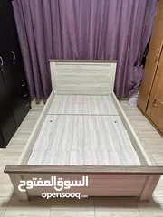  1 Queen size bed
