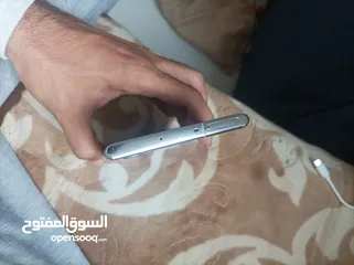  5 جواله عرطه مدخل صيانه ابد ونظيف مافيلو الى نقطه صغيره بس وهوا معايه سنه