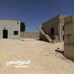  6 للبيع في عابود شاليه مساحة واسعة