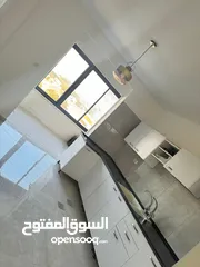  7 شقه للايجار