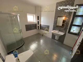  14 فيلا للايجار .. V18 Villa for rent.. other options available