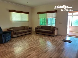  10 مزرعة للبيع   بأجمل  مناطق الصبيحي (ميسرة) على قمة الجبل ذو اطلالة خلابة