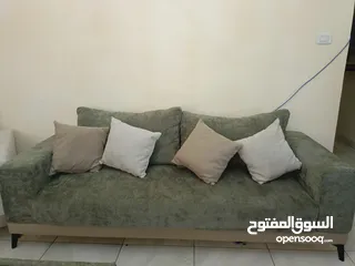  12 كنب تفصيل 8 مقاعد مريح جداً ولونه رائع وبحالة الوكالة