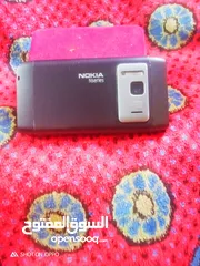  4 موبايل نوكيا  Nokia. N8 بحالته جاي من إيطاليا كان مركون فيه مشكله الشاشه طافيه ولما تتصل عليه تشتغل