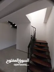  4 قرب الستي مول 200م ورف بناء 40م وتراس 100م