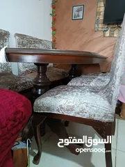  3 ب200 دينار طاولة سفرة مع 6 كراسي خشب زان ثقيل  ونظيف مع غطاء الكراسي والرانر الي عالطاولة