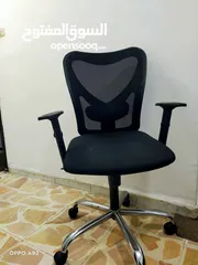  1 كرسي مكتبي بحاله جيده جدا