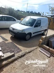  1 بيجو بارتنر 2011