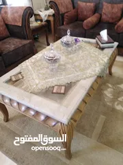  1 طاولة سفرة بيرو طقم طاولات وسط َمع كونسول للبيع
