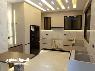  14 شقه للبيع خلف المدارس العالميه
