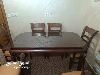  9 للبيع طاولة سفرة فخمة جداً مع 6 كراسي – استعمال خفيف جداً