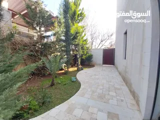  11 شقة شبه مفروشة للإيجار 250م2 ( Property 19136 )-175089600