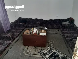  4 فرش عربي للبيع المستعجل وبرادي وسجاد بسعر مغري جدا