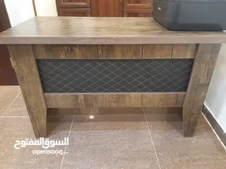  3 مكاتب وكراسي للبيع