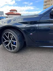  9 BMW 530e 2020 هايبرد