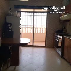  14 شقة  للبيع