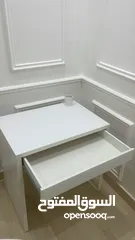  2 طاوله وكرسي