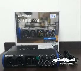  1 PreSonus Studio + microphone + microphone stand