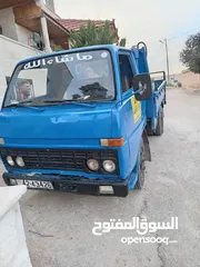  1 سيارة شحن تيوتا 1984