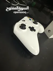  3 Xbox one s (مع يد تحكم)