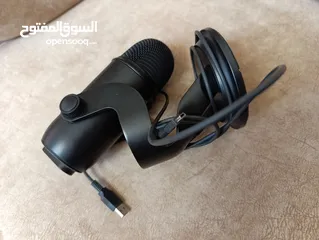  5 Blue Yeti Professional USB Microphone -Black