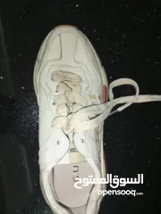  2 حذاء جوتشي للبيع