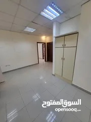  2 عيادة للبيع او للايجار