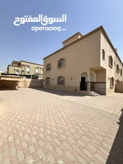  13 للبيع فيلا مميزة كورنر في بوشر قريب المدرسه الامريكيه 4 غرف نوم وصالتين وحوش واسع