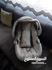 2 كرسي سياره للطفال للبيع