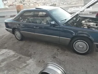  3 مرسيدس بطة E200 للبيع