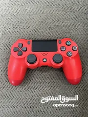  7 Ps4 pro  للبيع نظيف جدا مع 2 كنترول اصليات و8 العاب مطلوب 1100 درهم