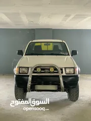  1 تويوتا هايلوكس 2001