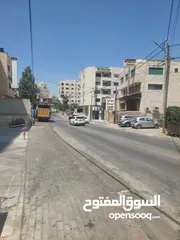  7 للايجار شقه ارضيه مدخل مستقل مع ساحه 200 متر