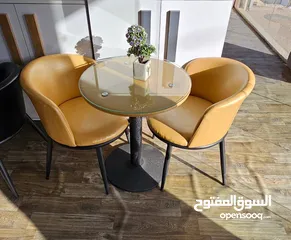  2 طاولك وسط مع كرسيتين  عرض عرض عرض لا تضيعوه من بين ايديكم اغتنموا الفرصة